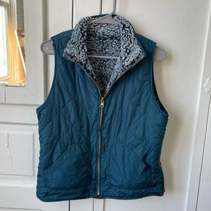 Reversible sherpa vest